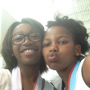 Meet your Posher, Ronia